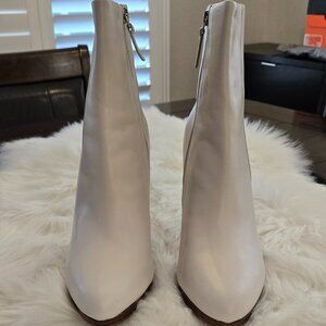 Nine West Queida Ivory Leather Boots -  Excellent Pre-owned Condition